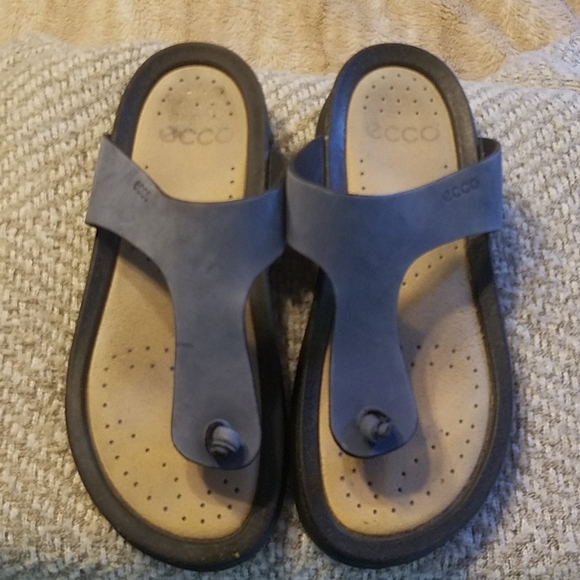 ecco shock point sandals